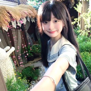 少妇自慰高潮出水
