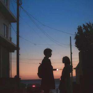 少妇自慰高潮出水
